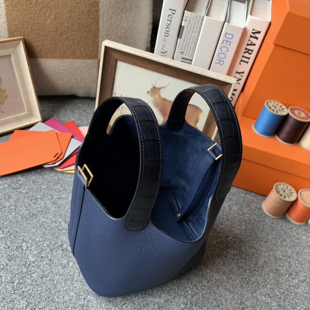 에르메스 피코탄18 블루드프루쎄 금장 끌레망스 악어가죽 핸들